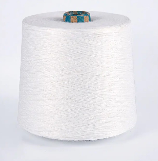 Hilo de poliéster de fibra química: el elemento básico versátil en los textiles modernos
